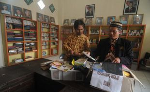 WAKAF SEJUTA BUKU