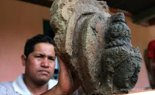 CAGAR BUDAYA SOLO : 45 Arca di Rumah Go Tik Swan akan Dipindahkan ke Dalem Joyokusuman