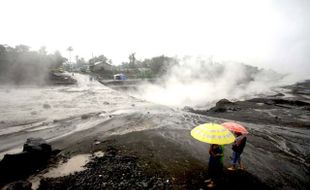 MUSIM HUJAN : Rawan Banjir Lahar Hujan, Penambangan di Sungai Gendol Dihentikan