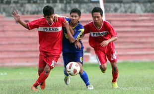 Persis Jr selangkah lagi juara