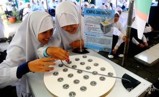 Pemprov Jateng kucurkan bantuan untuk SMA/SMK 