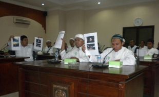 FPI datangi Gedung DPRD