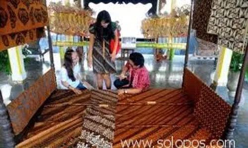 Pengusaha batik Solo ekspansi ke Palangkaraya