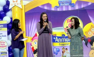  DONA AGNESIA TAMPIL di JADILAH BINTANG ANMUM