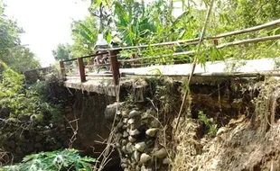  Setahun, warga ketar-ketir dengan jembatan Ngrayapan...