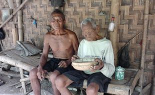  Berusia 120 tahun, Mbah Santi selalu mandiri...