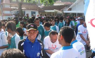  Jalan santai dan pemeriksaan tulang warnai peringatan HKN