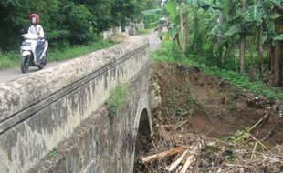 Jembatan penghubung 5 desa terancam ambrol