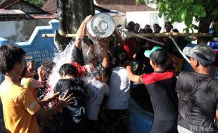 RITUAL SENDANG MBAH MEYEK