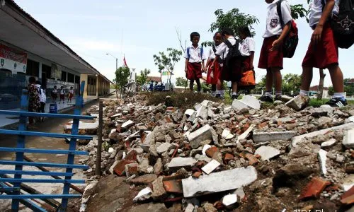 Rawan ambruk, pagar Lapangan Mojosongo belum tertangani