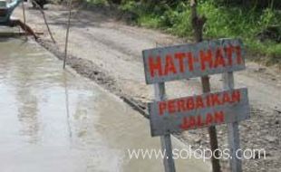  Warga keluhkan proyek betonisasi jalan di Karangtengah