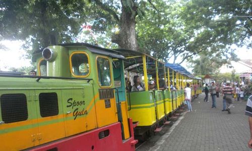 Ribuan pengunjung banjiri obyek wisata di Karanganyar