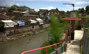 LONGSOR JOGJA : Gempa atau ...