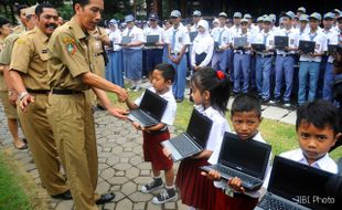 BANTUAN LAPTOP