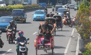 Lagi, Pemkot Solo Wacanakan Bahasa Inggris Bagi Pengemudi Becak dan Taksi