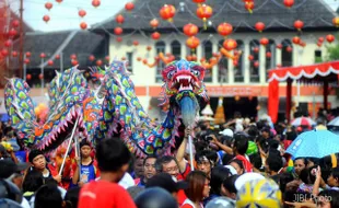 TAHUN BARU IMLEK : Hari Ini Grebeg Sudiro, Ini Rute Karnaval "Sun Gho Kong" hingga Tumpeng Buah