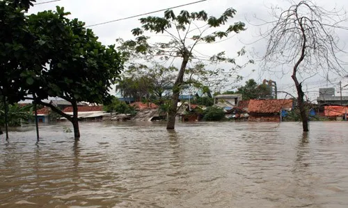 BANJIR JOMBANG : Duh, Sebagian Jombang Kebanjiran!