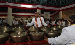 GAMELAN SEKATEN DITABUH