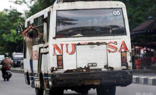 ANGKUTAN UMUM: Bus Kota Tua Makin Ditinggalkan