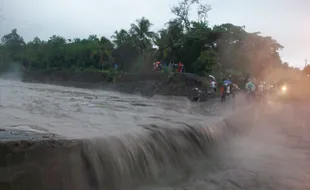 Semua jembatan sabo dam Gendol tertutup lahar