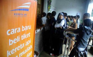 PEMBELIAN TIKET KA: Sepekan Berjalan, Warga Belum Terbiasa Dengan Aturan Baru Beli Tiket