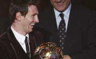 Raih Ballon d'Or, Messi Samai Rekor Platini