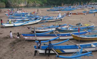 LAUT SEDANG TAK BERSAHABAT