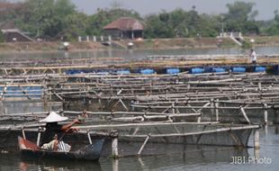 Nelayan Waduk Mulur ditertibkan