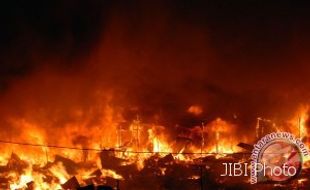 PASAR TERBAKAR: 500 Kios di Pasar Kisaran Terbakar