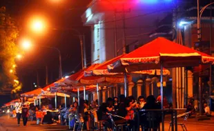 GALABO SOLO : Aksi Protes, Malam Ini Galabo Tanpa Kursi dan Tenda