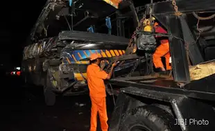 KECELAKAAN MAUT DI PUNCAK: Satu Keluarga Asal Garut Jadi Korban 