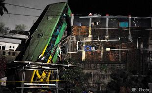 KECELAKAAN MAUT DI PUNCAK: Sopir Bus Ditangkap di Garut