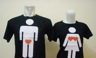 Romantisme di balik kaos couple