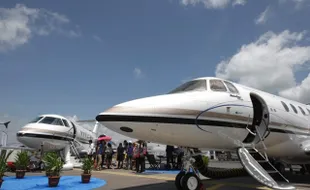 ANTRE MELIHAT INTERIOR HAWKER 4000