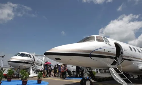 ANTRE MELIHAT INTERIOR HAWKER 4000