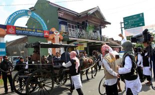 KEPRIHATINAN BERUJUNG BENTROKAN -