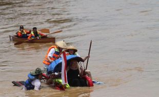 Gunungan Charity Boat Race