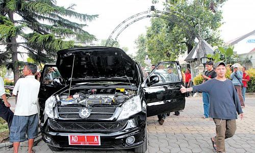 MOBIL ESEMKA: Awas! Penipuan Melalui Website