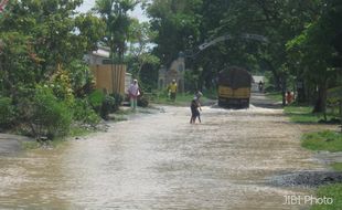 WARGA SIAGA: Banjir Terus Mengancam!