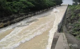 WADUK GAJAH MUNGKUR: Pelepasan Air Bertahan 200 mdpl