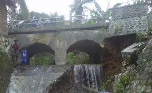 Jembatan Ambrol di China, 11 Orang Tewas