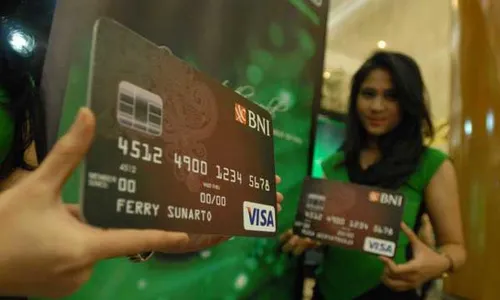 KARTU KREDIT BNI: BNI Luncurkan Kartu Kredit Platinum Batik