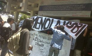  TOLAK ISBI, Mahasiswa ISI Jogja Demo