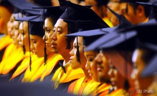 KAMPUS DI SEMARANG : Tahan Ijazah, Rektor Unissula Digugat Rp1 M