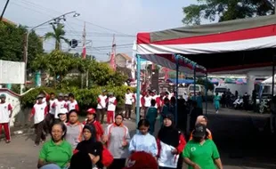 KECAMATAN GATAK Gelar Jalan Sehat