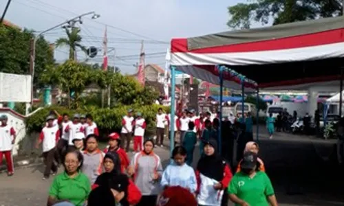 KECAMATAN GATAK Gelar Jalan Sehat