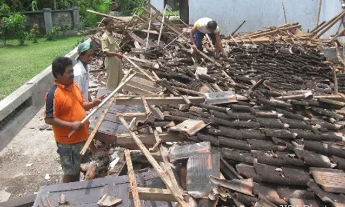  Belum Sempat Direhab, Madrasah Ambruk DITERJANG ANGIN RIBUT 