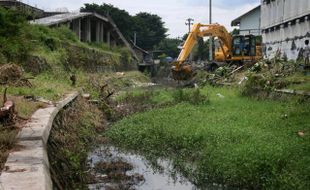 PENGERUKAN SUNGAI