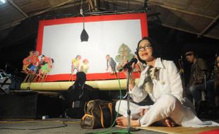 POPPY DHARSONO: Panggilan Hati