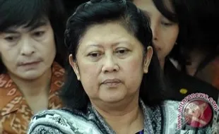 ANI YUDHOYONO: Pasca Operasi, Ibu Ani Sudah Bisa Jalan